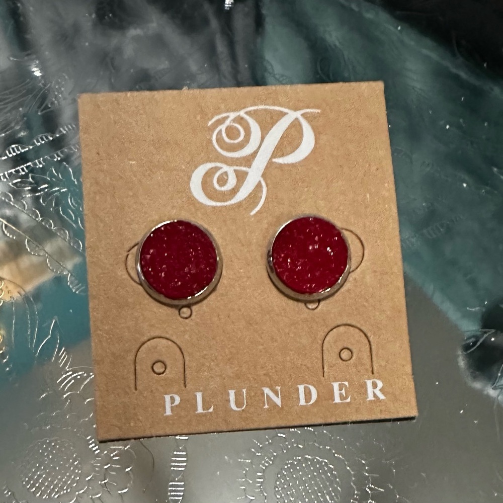 3/$25 PLUNDER “JOLIE” RED DRUZY on SILVER BACK w/SILVER POST EARRINGS-BRAND NEW!